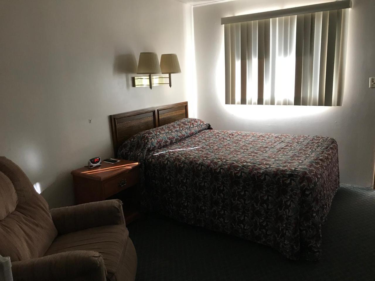 Motel Grand 차드론 외부 사진