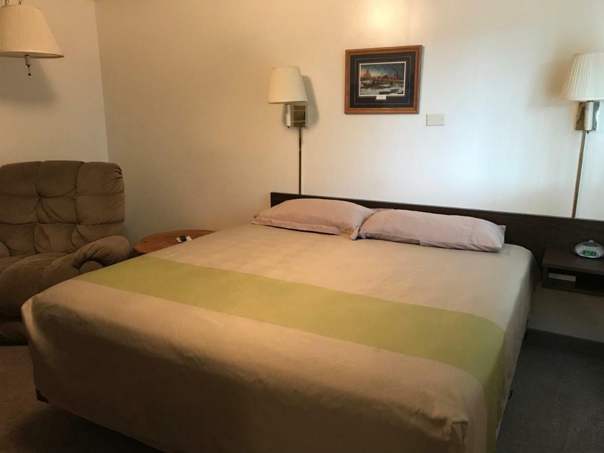 Motel Grand 차드론 외부 사진